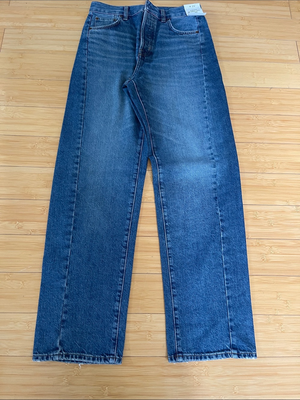 Madewell Women NWT Pieced Barrel Leg Denim Jeans in Medium Blue Wash Button 26